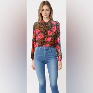 VINTAGE-INSPIRED SHEER BLOUSE